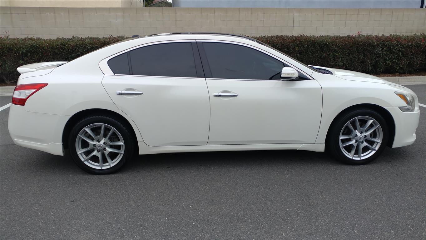 Nissan maxima 2010