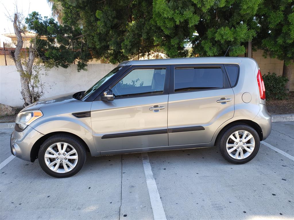 Selling 2012 KIA SOUL EX sedanRUNS LIKE NEW!!! Best OC Selling 2012 KIA SOUL EX sedanRUNS LIKE NEW!!! Best OC