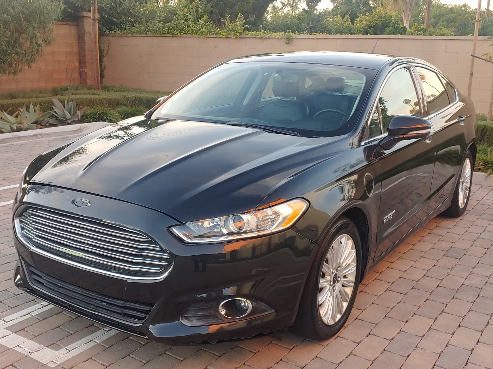 2015 FORD FUSION HYBRID PLUG IN*EXCELLENT ON GAS*1 OWNER