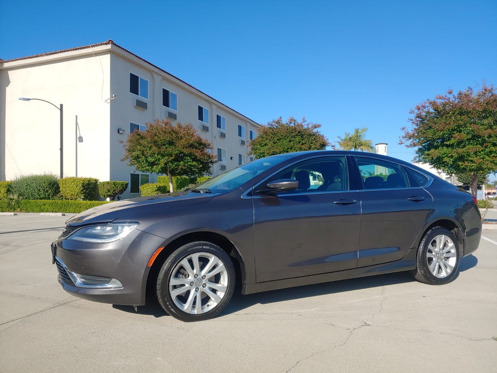 2016 Chrysler 200 Limited Edition Clean Title 44k Miles